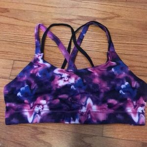 Cross back sports bra